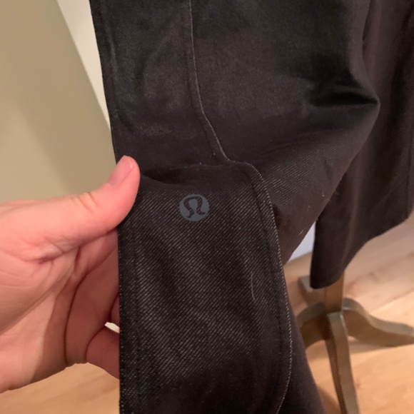 Lululemon Wide Leg Palazzo Style Pant, Dark Grey Denim Look Size 6, Hemmed - Picture 4 of 8